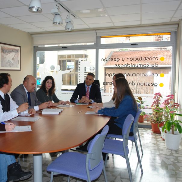 Bufete de abogados en Torrejón de Ardoz - reunión de bufete